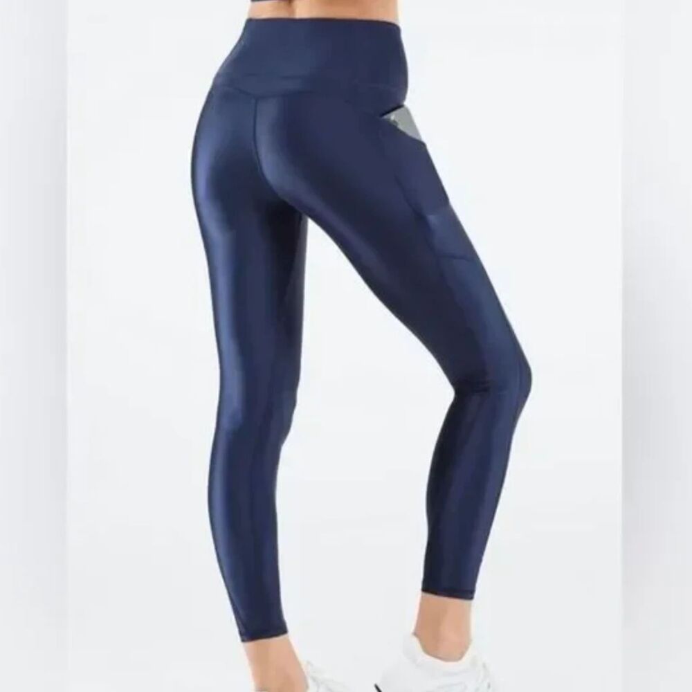 Fabletics Oasis PureLuxe High Waisted Shine Fabric 7/8 Legging Pants Sz Medium - Picture 3 of 7